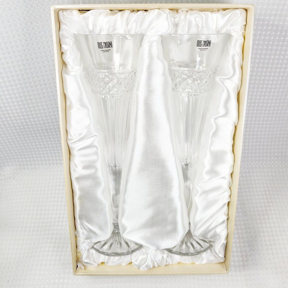 Oleg Cassini Crystal Clear Wine Glasses Set Of 2